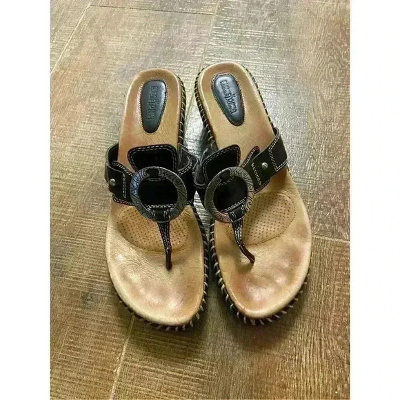 MINNETONKA WOMEN’S Leather Upper Cushioned Slide On Southwestern Inspired Sandal - Picture 1 of 7
